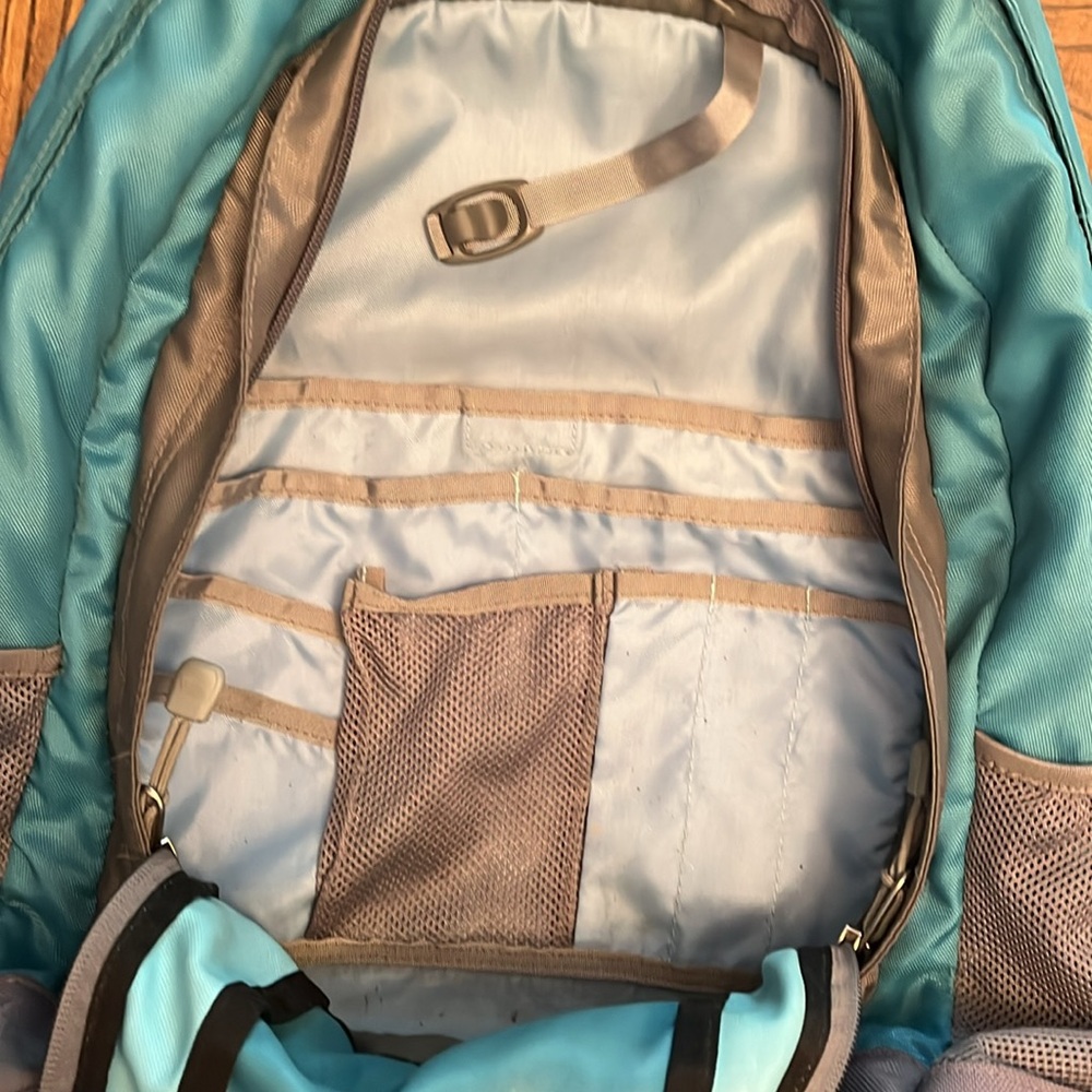 The North Face light blue and grey Jester Backpack - Picture 5 of 14